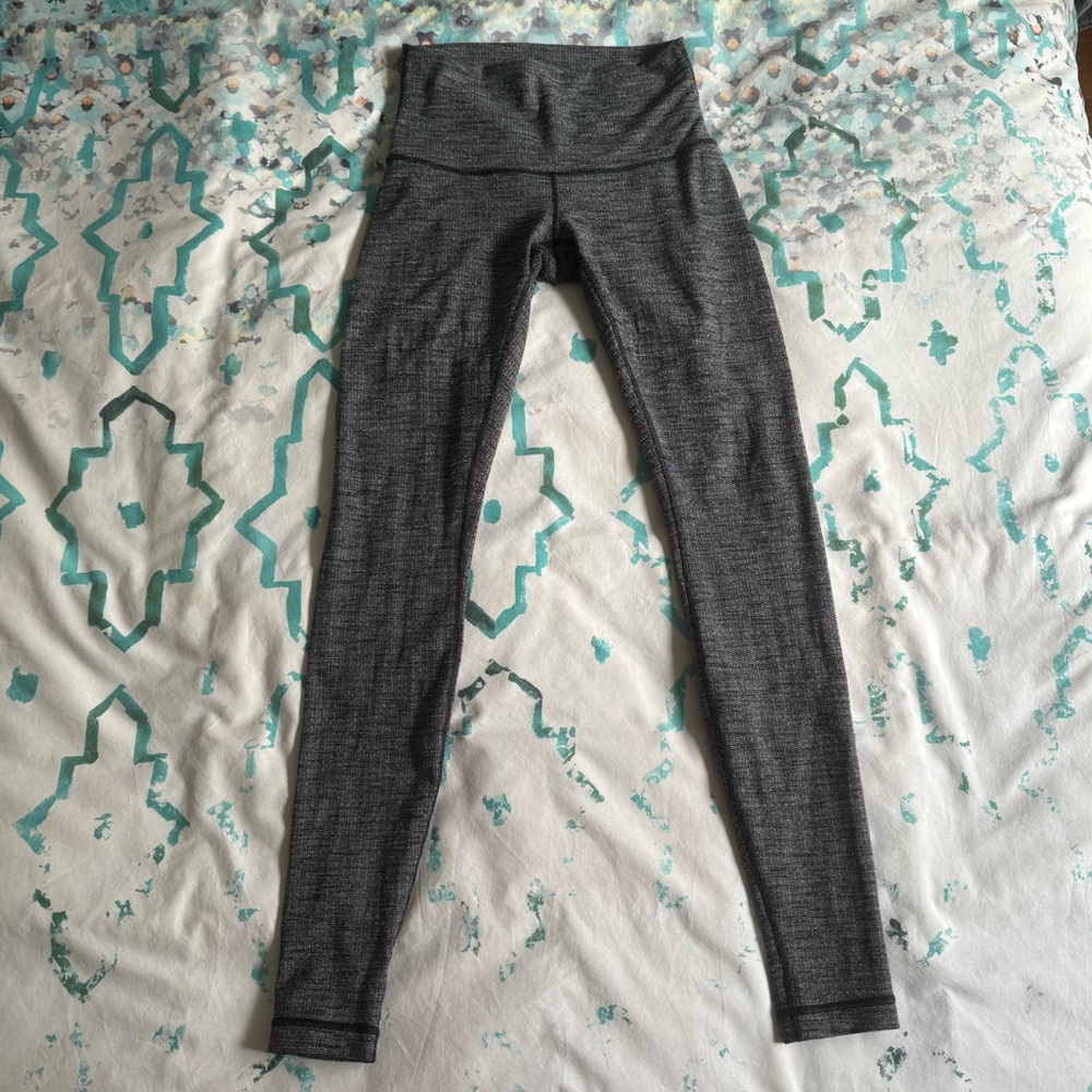 Lululemon Wunder Under high rise - size 6 - Luon variegated black heather knit - Picture 5 of 9
